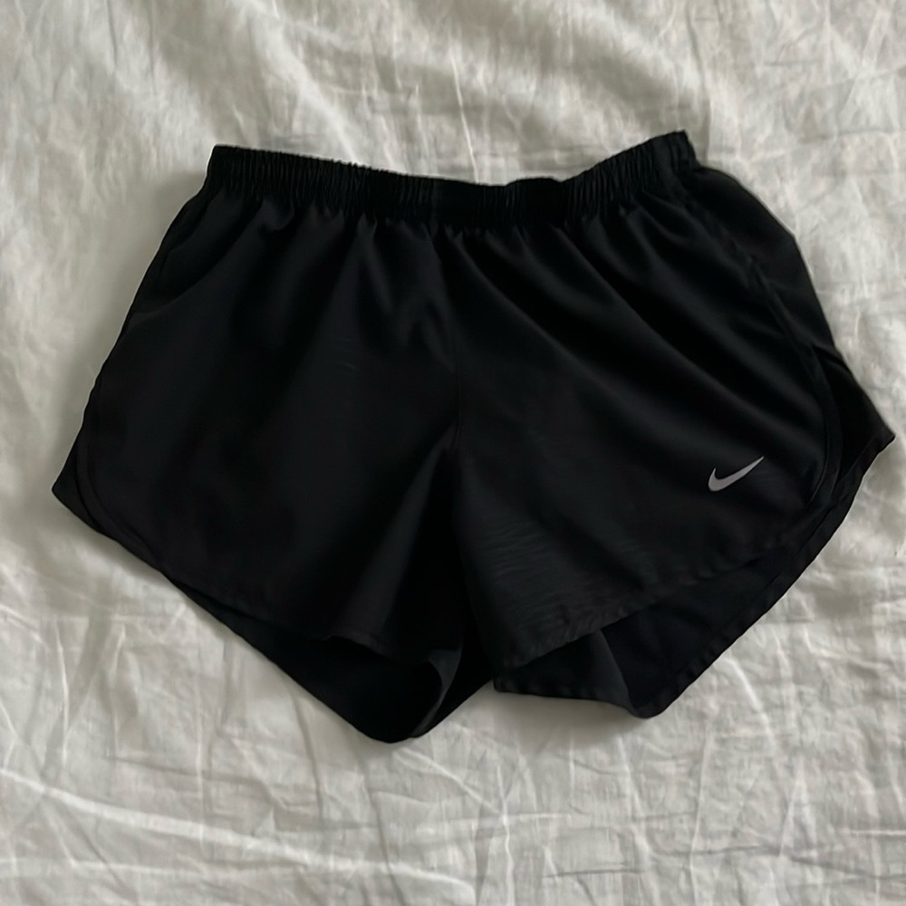 NIKE DRI-FIT WOMENS RUNNING SHORTS! LIKE NEW! SIZE SMALL